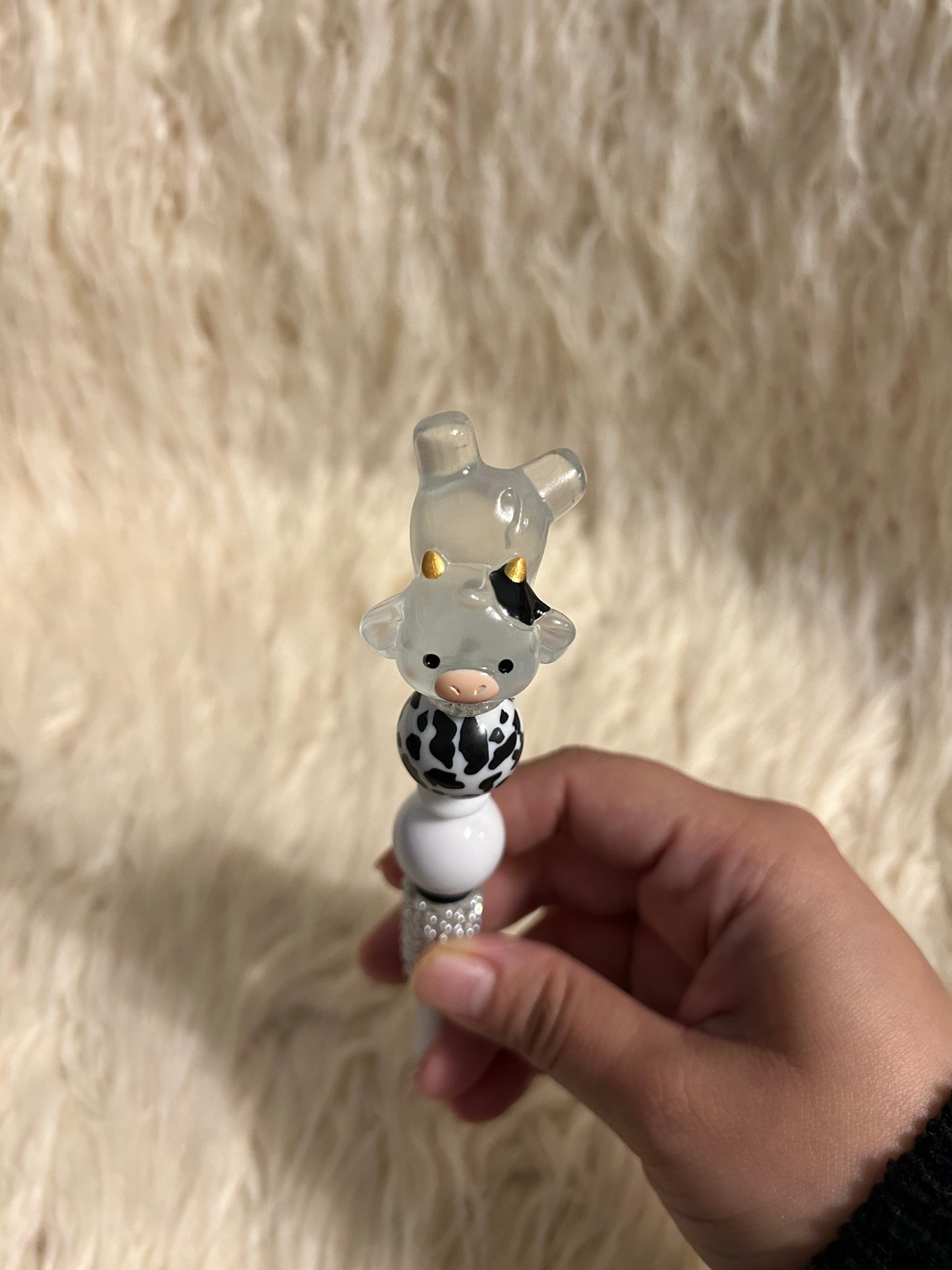 Hand stand cow pen