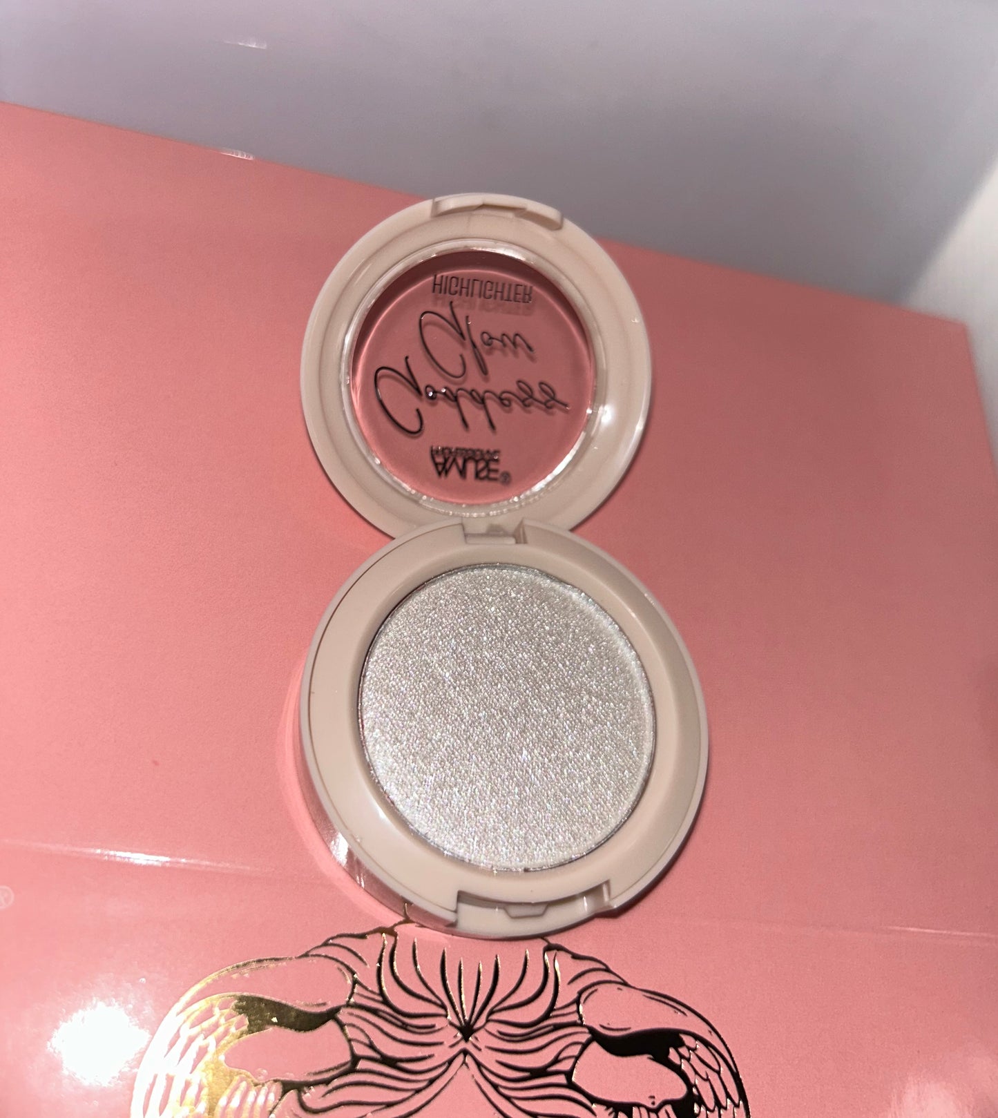 Isis Highlighter