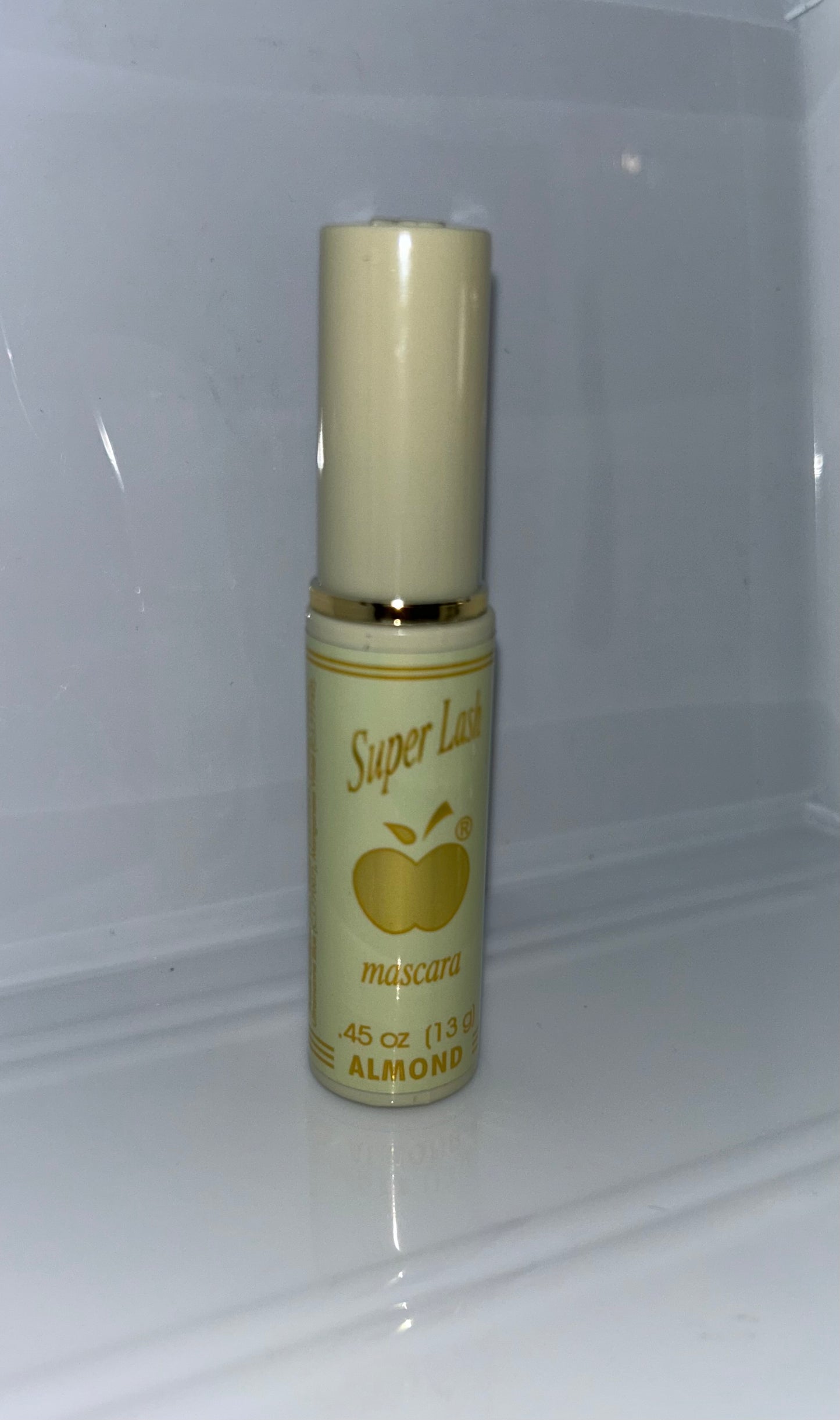 Almond mascara
