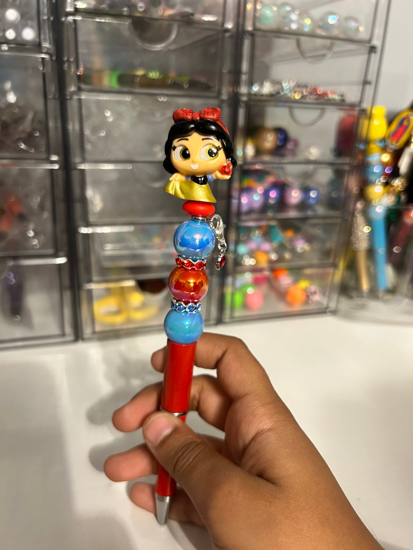 Snow White pen