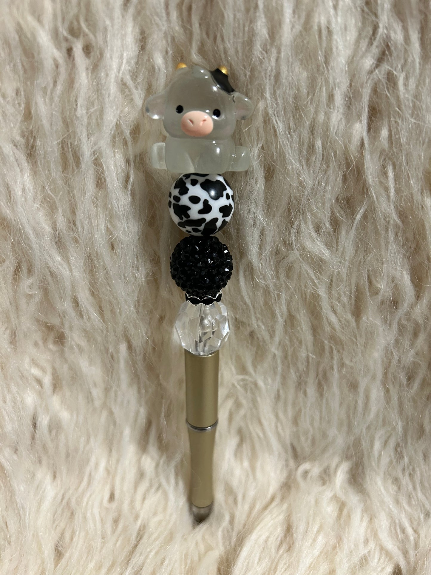 Sitting mini cow pen