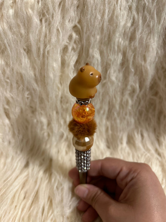 Sitting Capybara pen